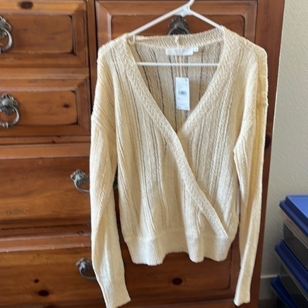 ASTR Women’s Cream Sweater Size Large NWT